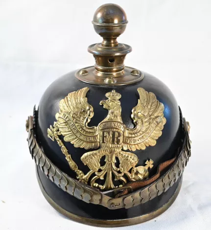 Prussian 9th Field Artillery Enlisted Pickelhaube - Mint Visuel